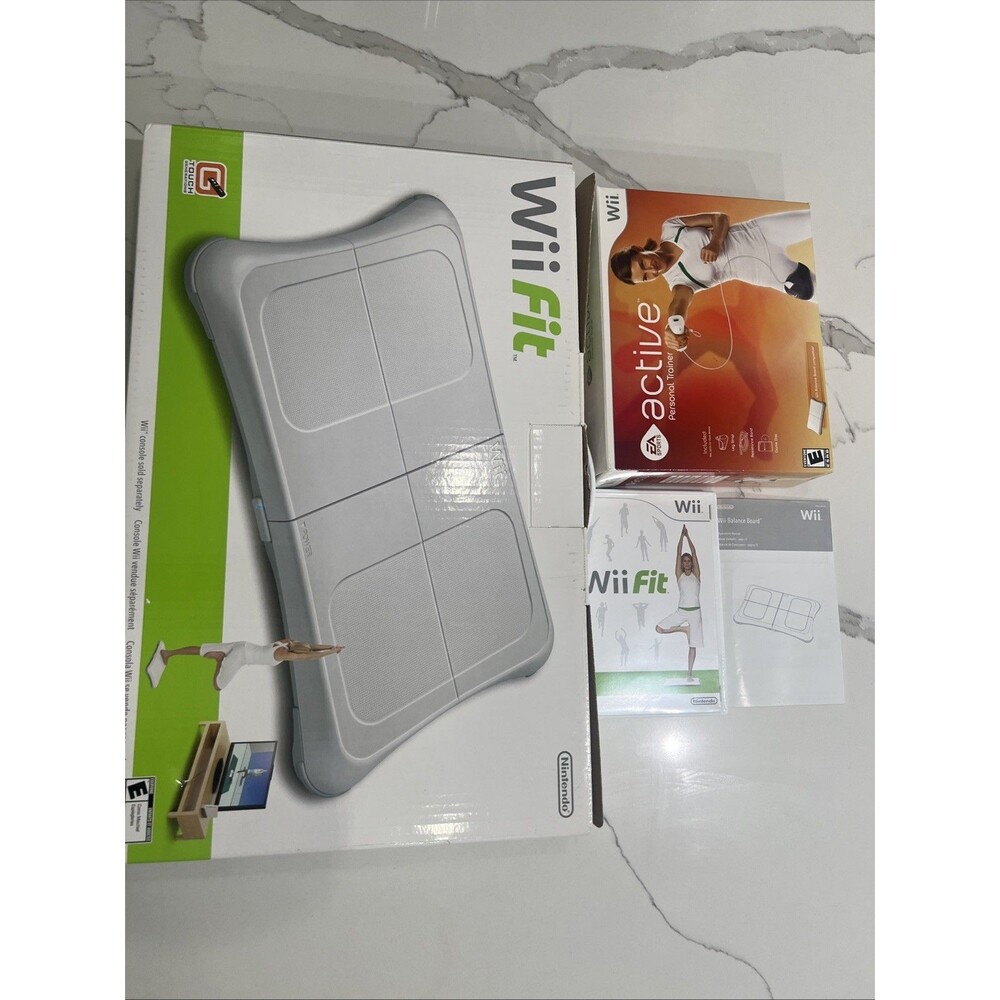 Wii Fit Bundle - Nintendo Wii, Balance Board w Game / Active Personal  Trainer
